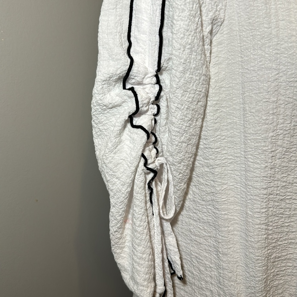 ALI MILES Asymmetrical Tunic Blouse w/ Contrasting Detail WHITE-BLACK / MEDIUM - Picture 7 of 13